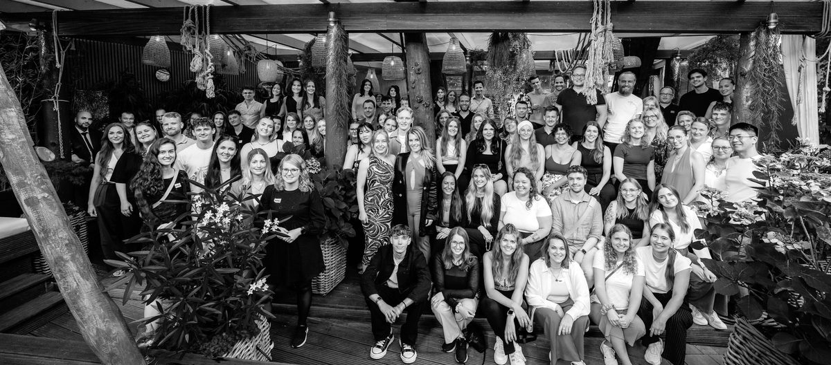 Group photo of the staff of Suchhelden GmbH
